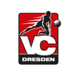 Der VC Dresden ist eine der Top-Adressen im deutschen Nachwuchsbereich und kann immer wieder junge Talente in ihren Reihen aufbieten. Doch wie so oft bei Ausbildungsvereinen, die Talente wechseln früh zu vermeintlich größeren Vereinen, um ihrem Traum „Profi-Volleyballer“ nachzugehen. Mit einigen Verletzungssorgen in der Vorbereitung und der sehr ausgeglichenen Konkurrenz in dieser Spielzeit werden die Jungs aus der Landeshauptstadt Sachsens um den Klassenerhalt kämpfen müssen. Zum Auftakt in die Saison 2021/22 als klarer Außenseiter zu Gast in Karlsruhe.